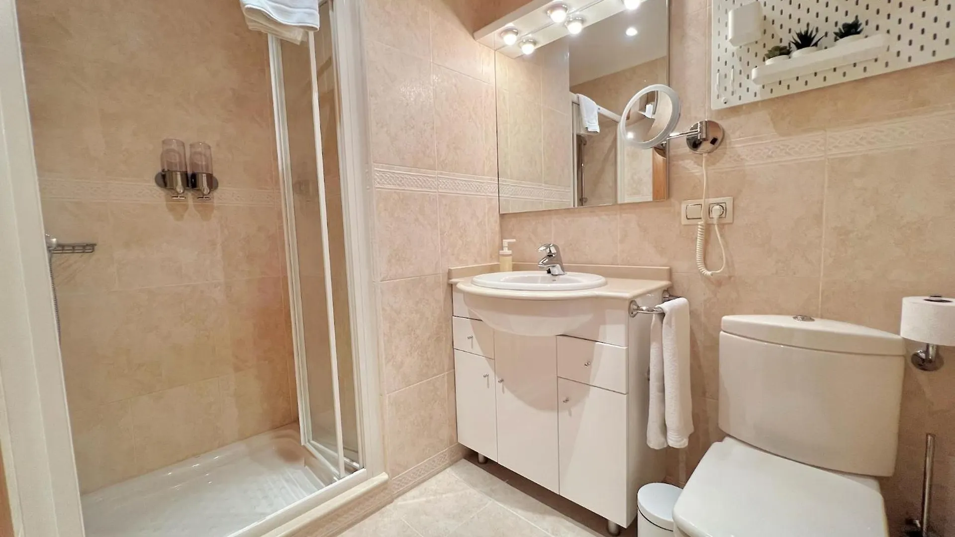 Bright And Cozy Apartment With Pool And Jacuzzi And Near Beach Fuengirola
