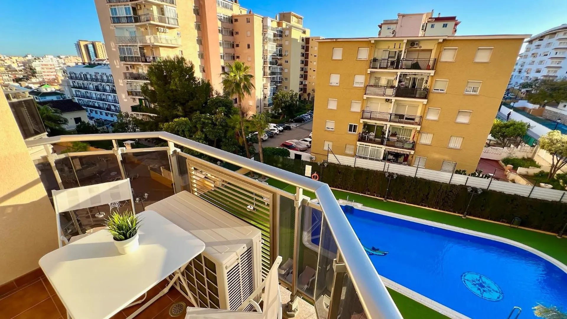 Bright And Cozy Apartment With Pool And Jacuzzi And Near Beach Fuengirola