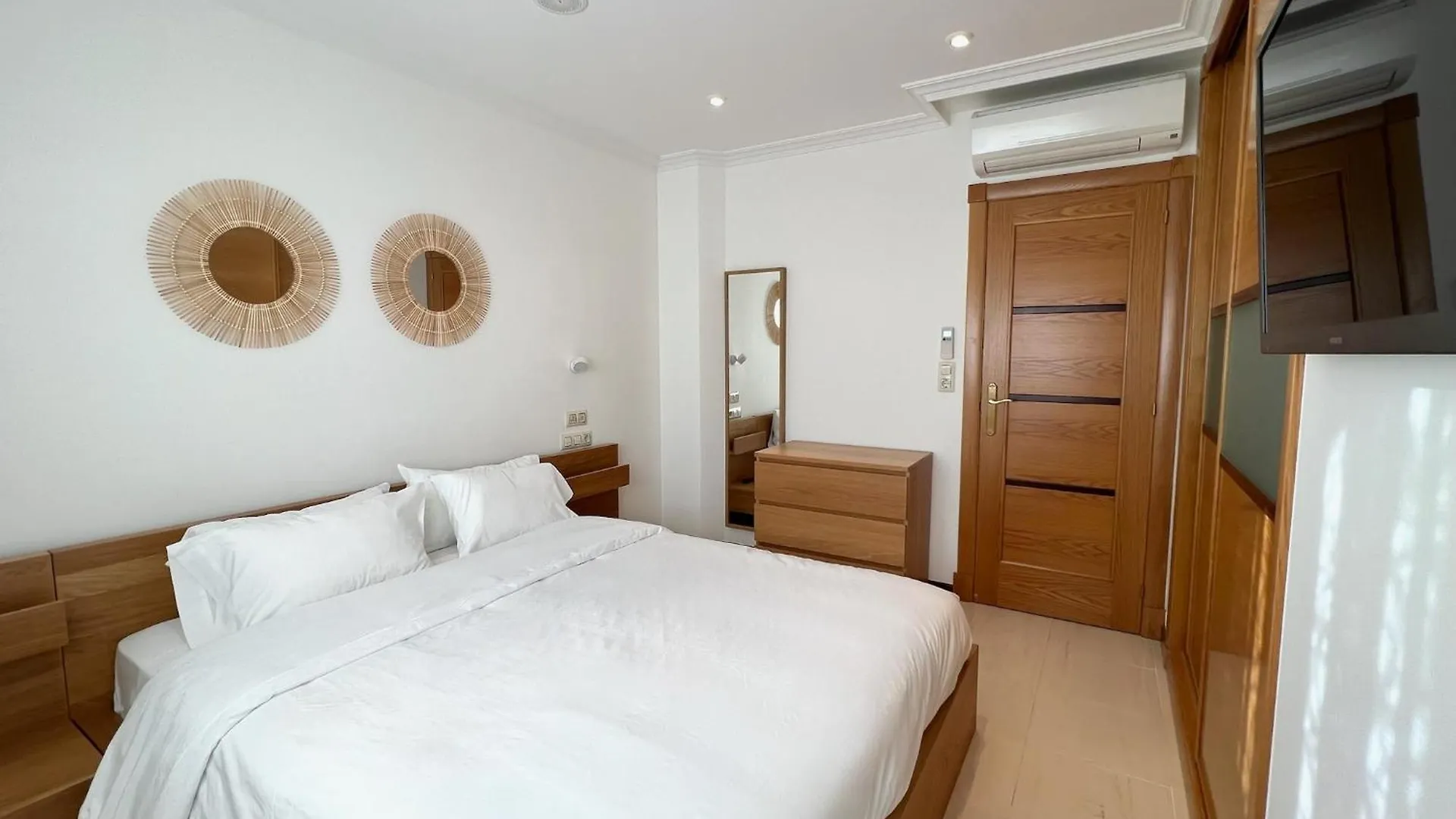 Bright And Cozy Apartment With Pool And Jacuzzi And Near Beach Fuengirola
